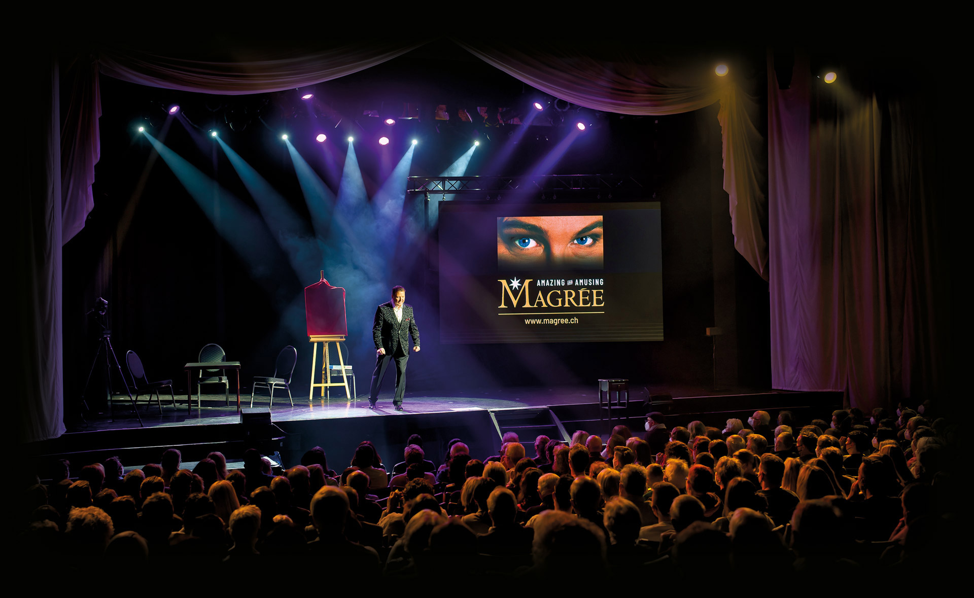 Magree-Live-on-Stage_08
